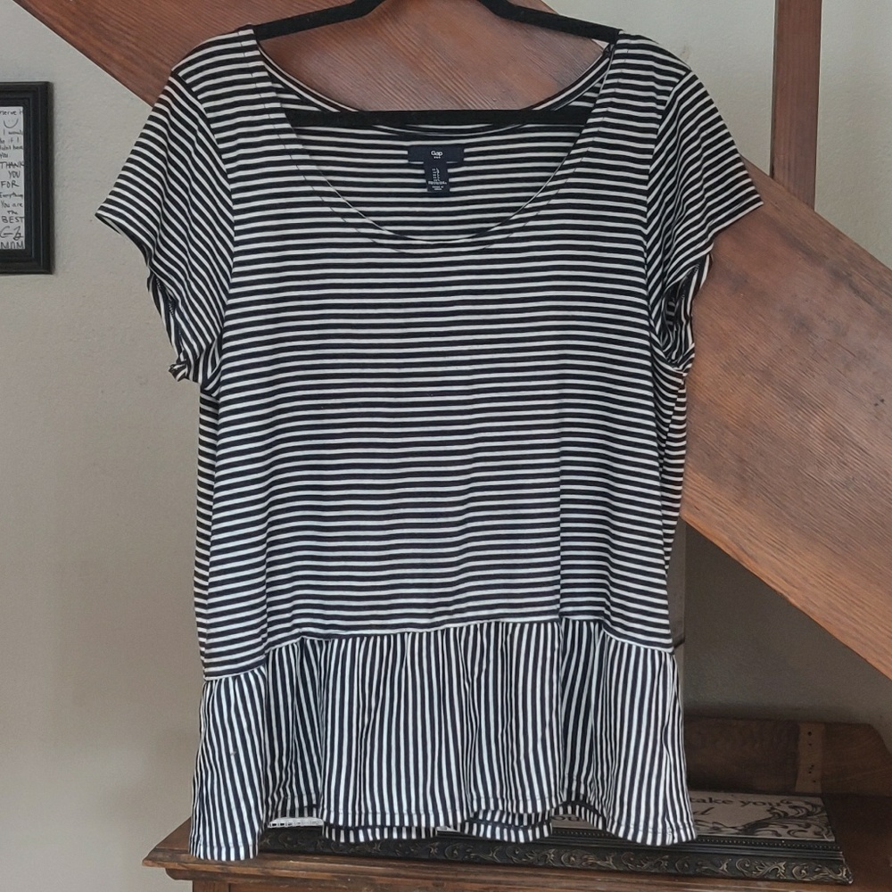 GAP short sleeve shirt